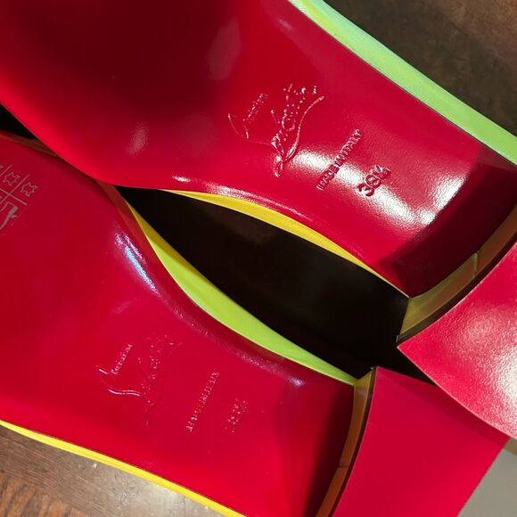Authentic Christian Louboutin Yellow Leather Bow Embellished Pump(38.5) - Picture 7 of 8